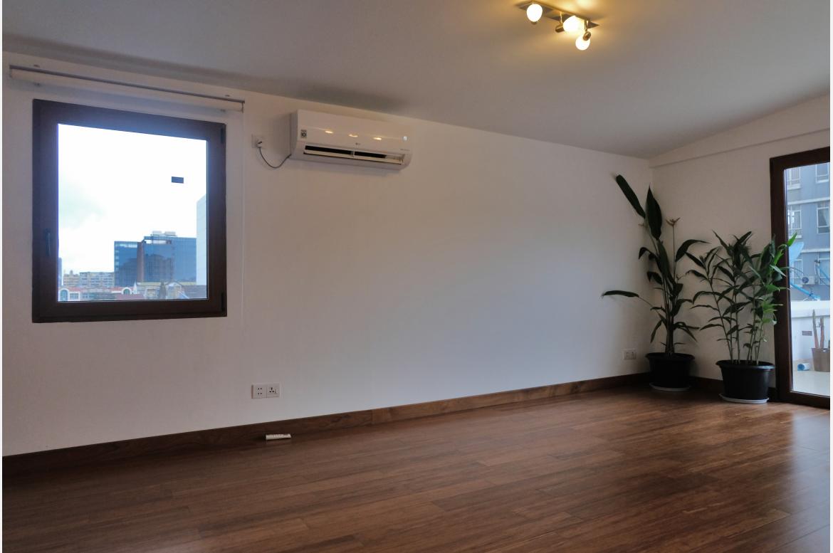 Upstairs bedroom