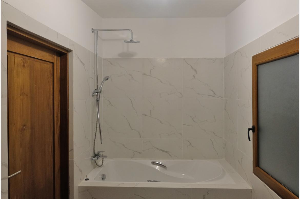 Upstairs bathroom